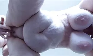 Các chàng trai tốt, yêu cầu các cô gái tóc đỏ để cho cô ấy thấy con mèo nhỏ. Các con nét ngón tay của mình và ép đầu của cậu bé chống lại màu hồng của mình mở cửa. Các chàng trai, một cô gái trong tư thế khác se x nhat bản nhau và đầy mặt với.