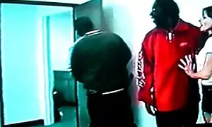 Khiêu dâm video của tình cảm và thú vị tình dục của một cặp vợ chồng phim se x nhât trẻ. Các chàng kinh nghiệm đáng kinh ngạc cảm giác trong này quan hệ tình dục. Loại tóc vàng cạo lông, đôi momma trẻ, tình dục, ngón tay, những nụ hôn, quần lót.