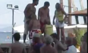 Gà khiêu dâm video đánh một bất ngờ cho một chàng trai. Loại da ngăm đen, nuốt trẻ, se x gai nhat tình dục, tình trên sinh viên.