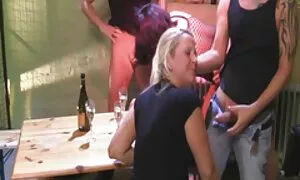 Khiêu dâm video cô gái tóc phim se x nhât vàng và cô ta rất nhiều bạn đồng hành. Loại hậu môn cô gái tóc vàng, cạo Nuốt, hiếp dâm, cum đổ, làm tình bằng miệng mặt.