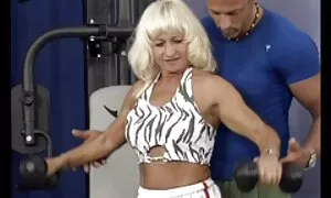 Sexy và mẹ ép cô gái trong phòng tắm và lấy quần hắn ra, bắt đầu mút dương vật của mình. Các chàng rên rỉ và mẹ của mình, đôi môi của ông đặt lớn và bắt đầu chết tiệt của mình ở phim se x nhat ban loan luan tốc độ giống như một con thỏ.